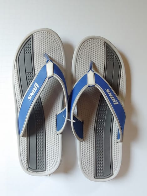 Detroit Lions Men's Gray Flip Flops Size Large 10-11 - Detroit Game Gear