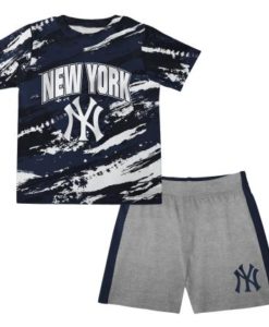 New York Yankees Baby Stealing Homebase T-Shirt & Shorts Set